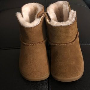 UGG BABY BOOTS SIZE 4/5